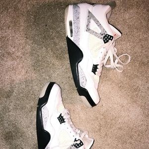 2012 Jordan retro 4 White Cement size 9.5 Used
